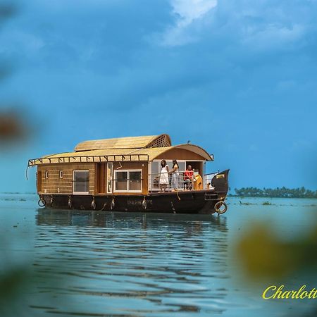 Готель Charlotte Cruise House Boat Alappuzha Екстер'єр фото