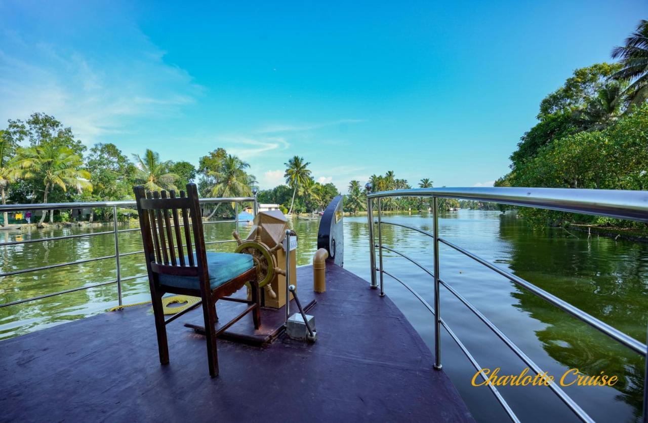 Готель Charlotte Cruise House Boat Alappuzha Екстер'єр фото