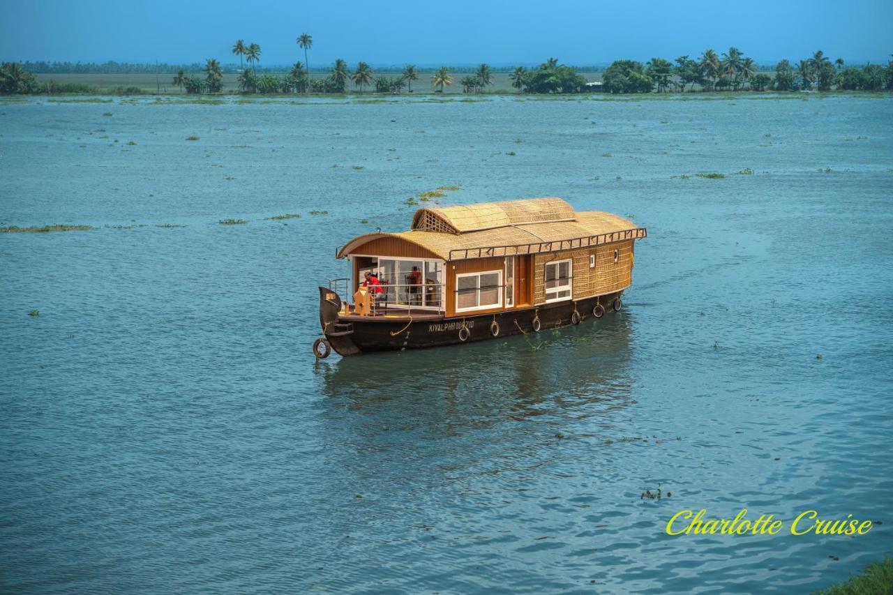 Готель Charlotte Cruise House Boat Alappuzha Екстер'єр фото