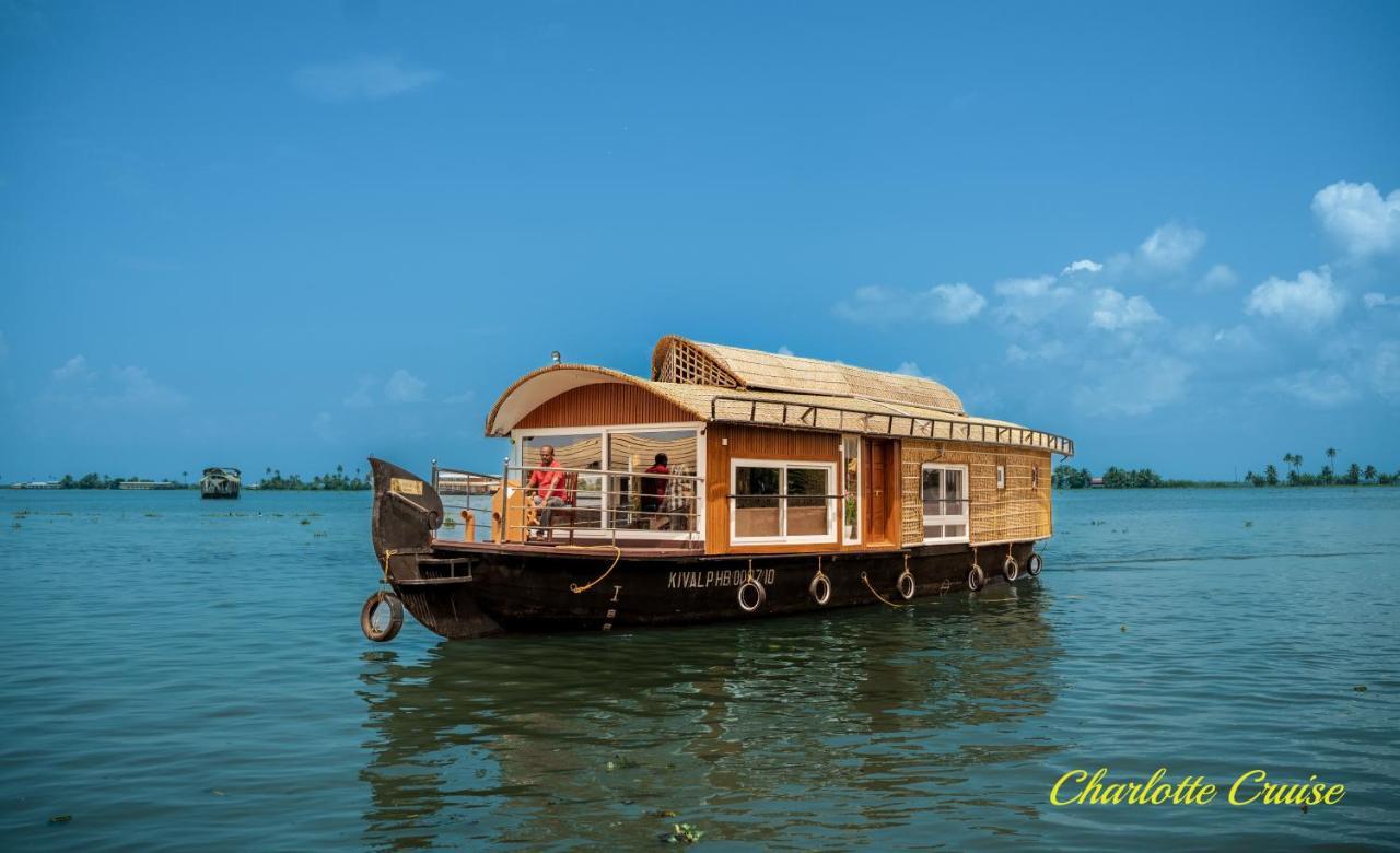 Готель Charlotte Cruise House Boat Alappuzha Екстер'єр фото