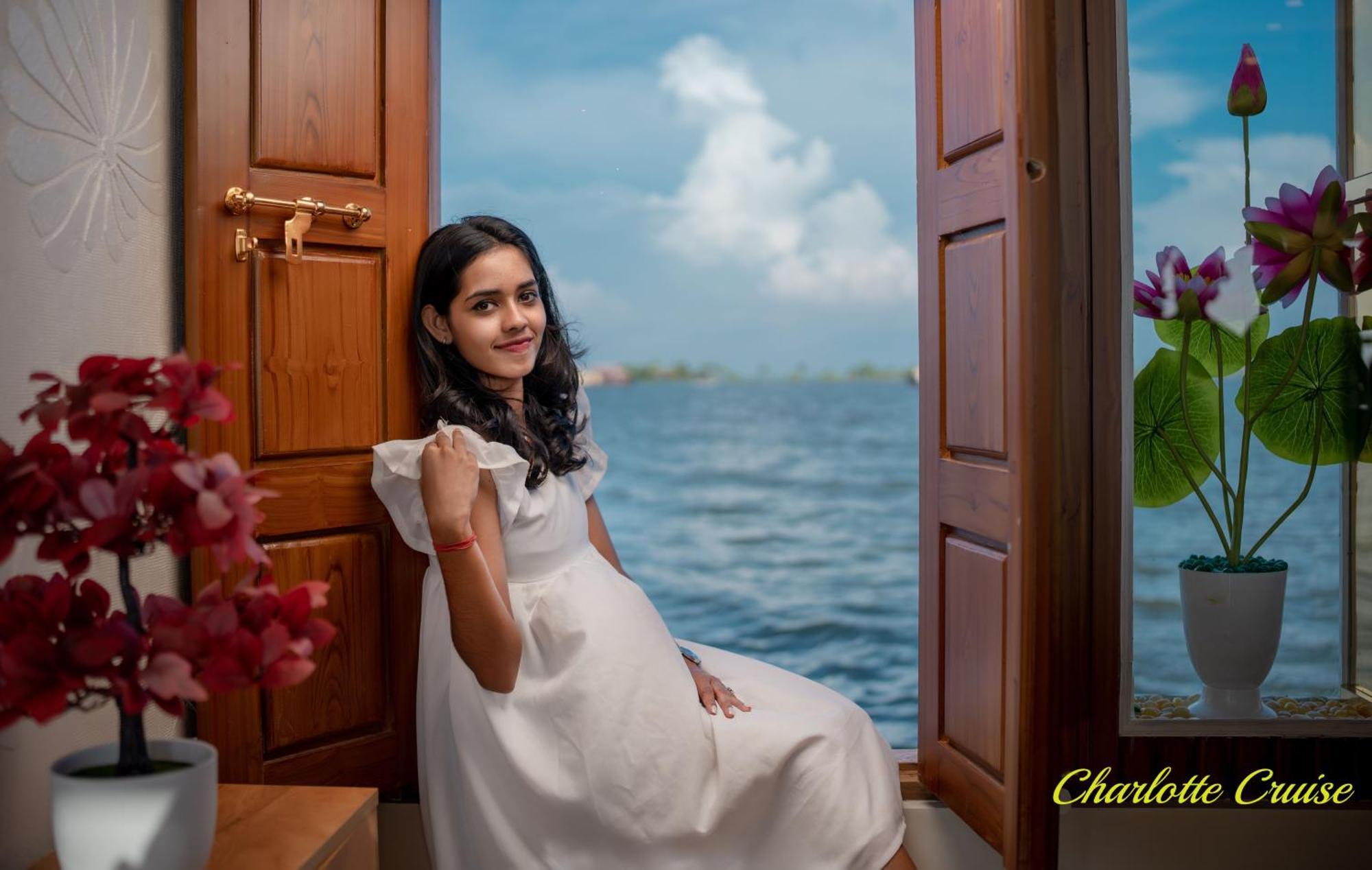 Готель Charlotte Cruise House Boat Alappuzha Екстер'єр фото